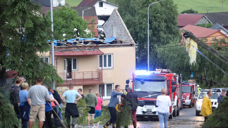Trąba powietrzna w Małopolsce  uszkodziła kilkadziesiąt budynków