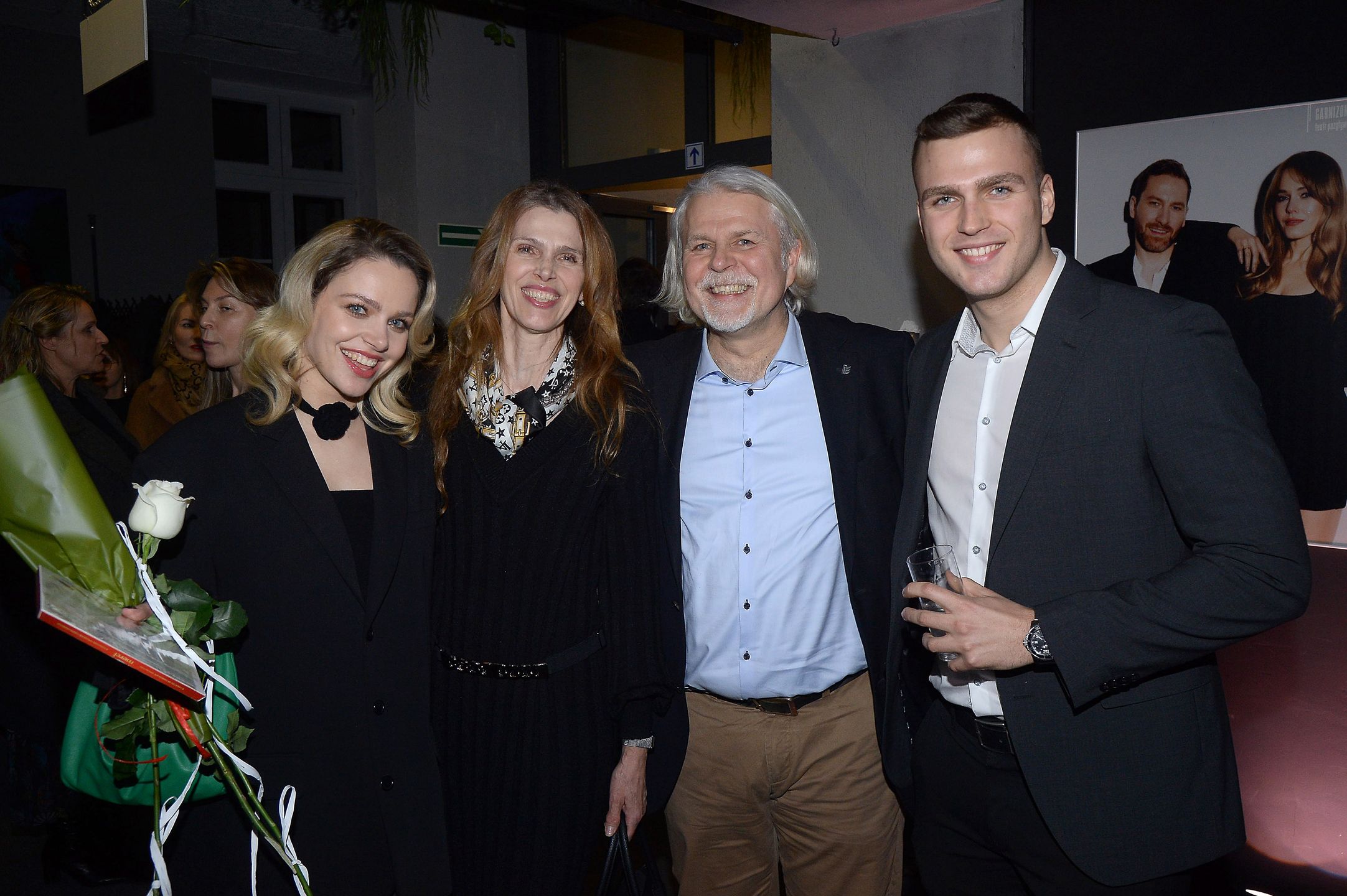 Vanessa Aleksander z rodzicami i z bratem