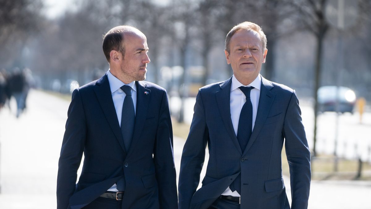 Donald Tusk, Borys Budka (PO) after the government's meeting with opposition politicians, at the Chancellery in Warsaw, Poland, on March 21, 2022 (Photo by Mateusz Wlodarczyk/NurPhoto via Getty Images)