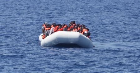 Eksplozja na statku u wybrzeży Libii. Nie żyje 45 migrantów