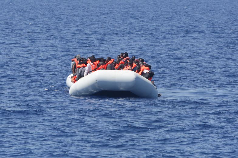 Eksplozja na statku u wybrzeży Libii. Nie żyje 45 migrantów