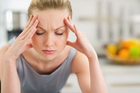 Jak poradzić sobie z porannym bólem głowy?