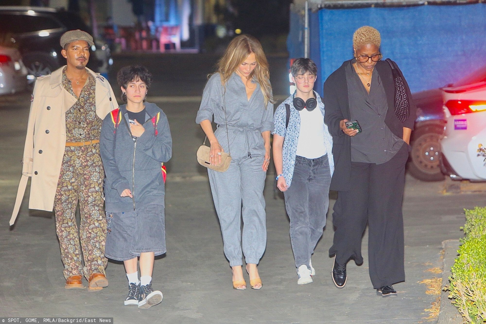 Jennifer Lopez z córką przed restauracją