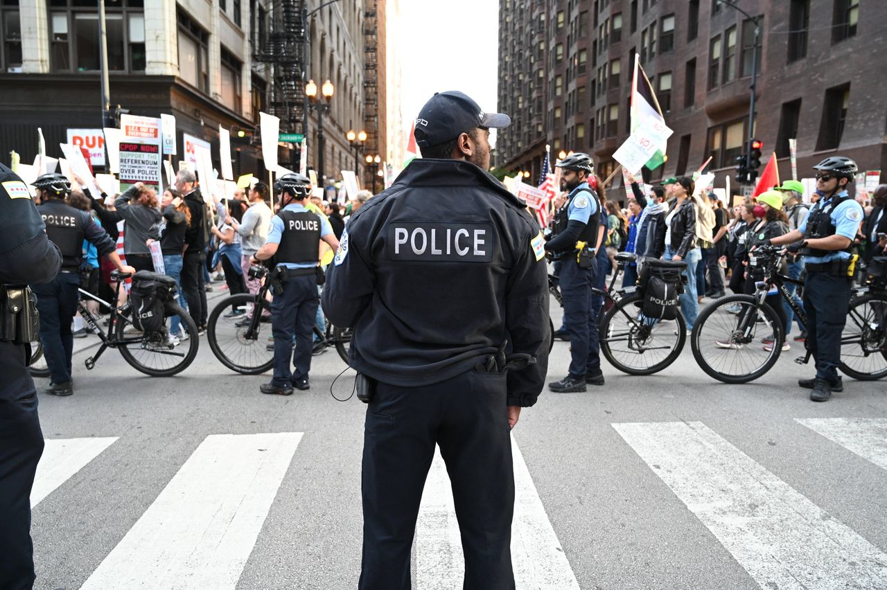 Co dzieje się w Chicago? Administracja Trumpa ogłasza "Midway Blitz"