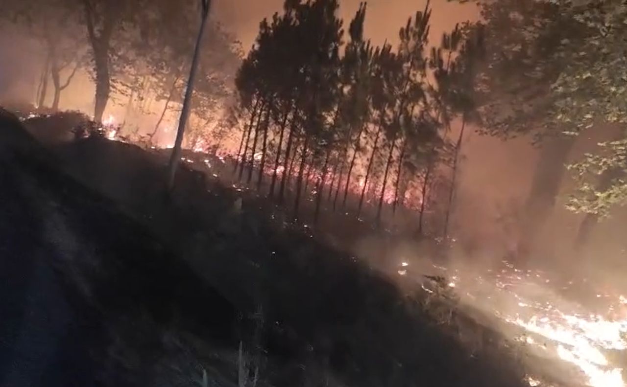 Ogień wymknął się spod kontroli. Setki ewakuowanych