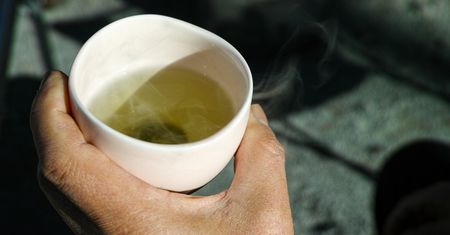 Pij wieczorem. Porządnie się wyśpisz i zapomnisz o wzdęciach
