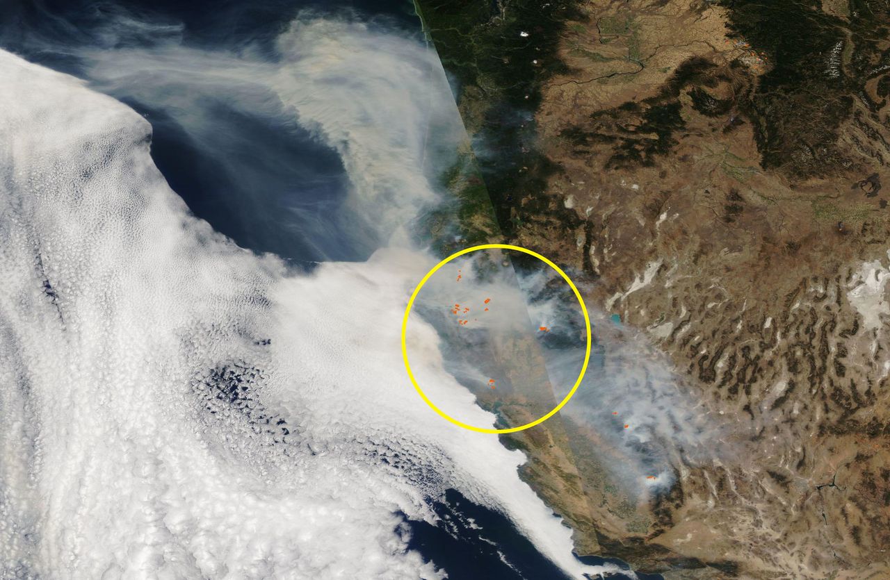 Zdjęcia satelitarne NASA pokazują stan pożarów w USA. Jest źle