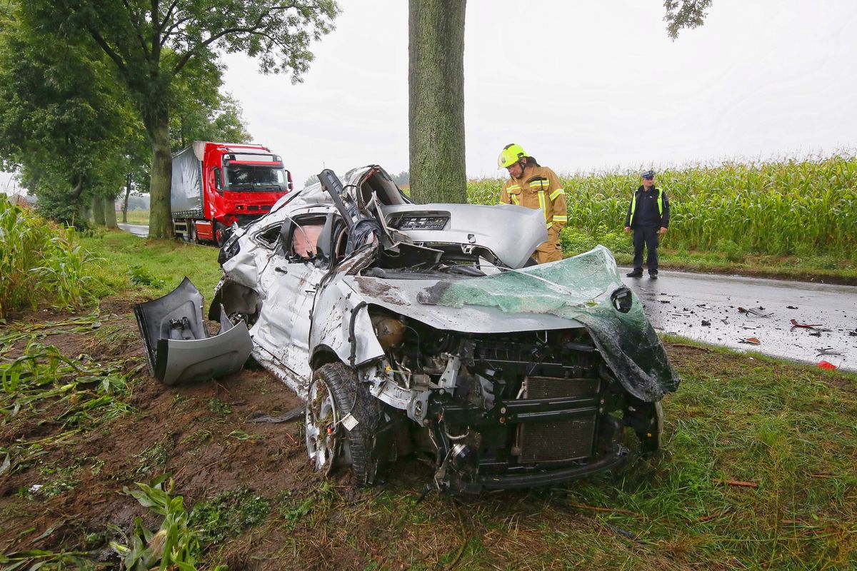 Tragedia w Wielkopolsce. Zginęli w drodze do sali weselnej 