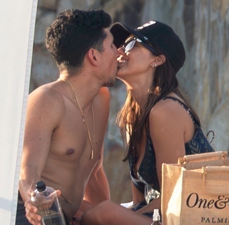 Danny Ramirez i Jessica Alba