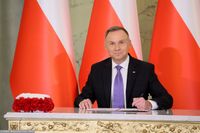 Prezydent Duda podpisa? nowelizacj? emerytur pomostowych
Fot. Pawel Wodzynski/East News Warszawa, 16.08.2023. Palac Prezydenckim. Uroczyste podpisanie przez prezydenta Andrzeja Dude nowelizacji ustawy o emeryturach pomostowych. N/z: Andrzej Duda.
Pawel Wodzynski