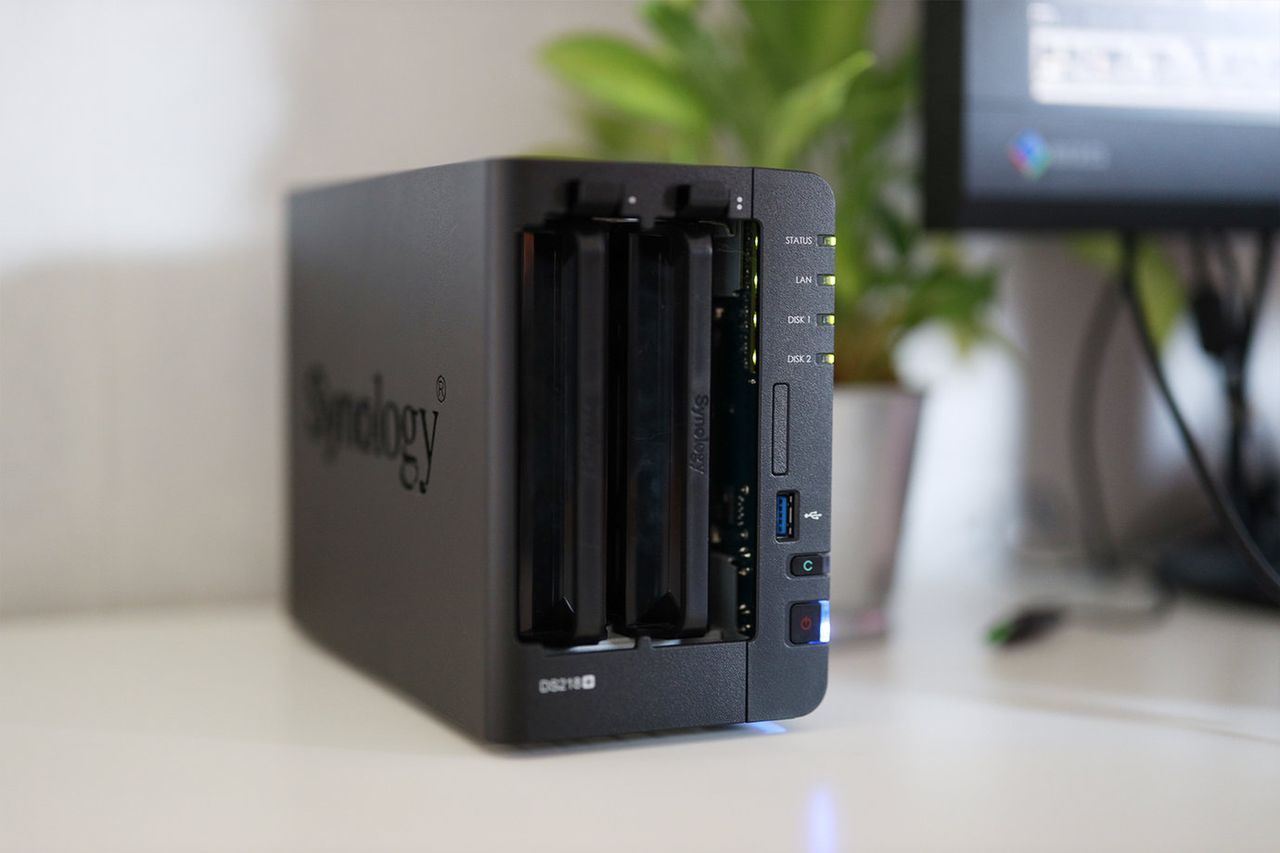 Dwukomorowy NAS Synology.