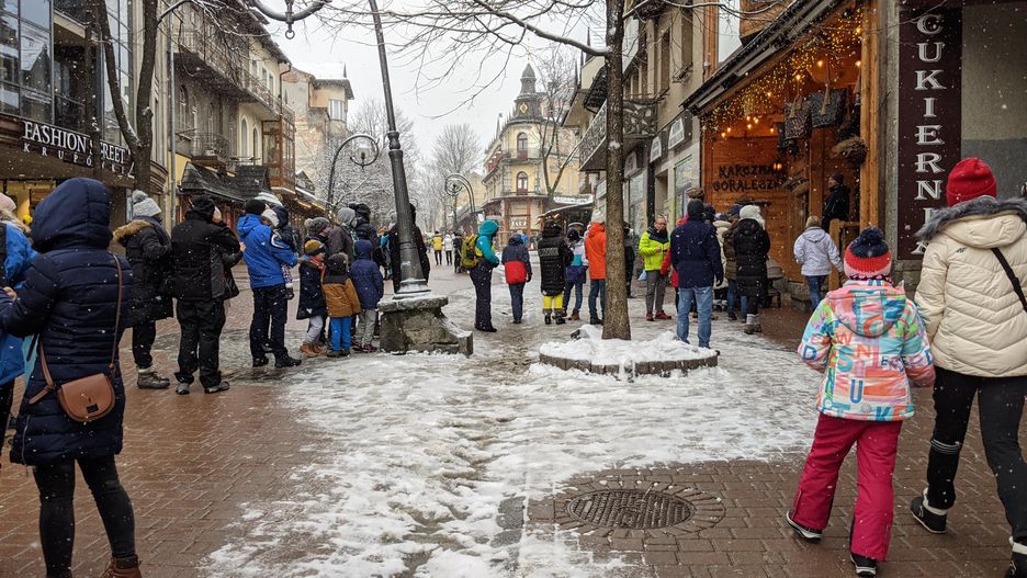 W czasie ferii tłok na Krupówkach jest normą