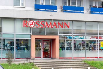 Pilny komunikat Rossmanna. Salmonella i pleśń w produktach