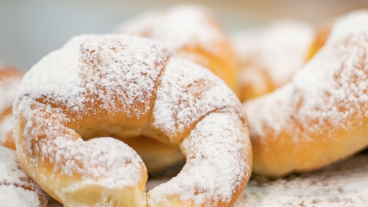 Rogaliki będą kruche dzięki zasadzie 3 łyżek