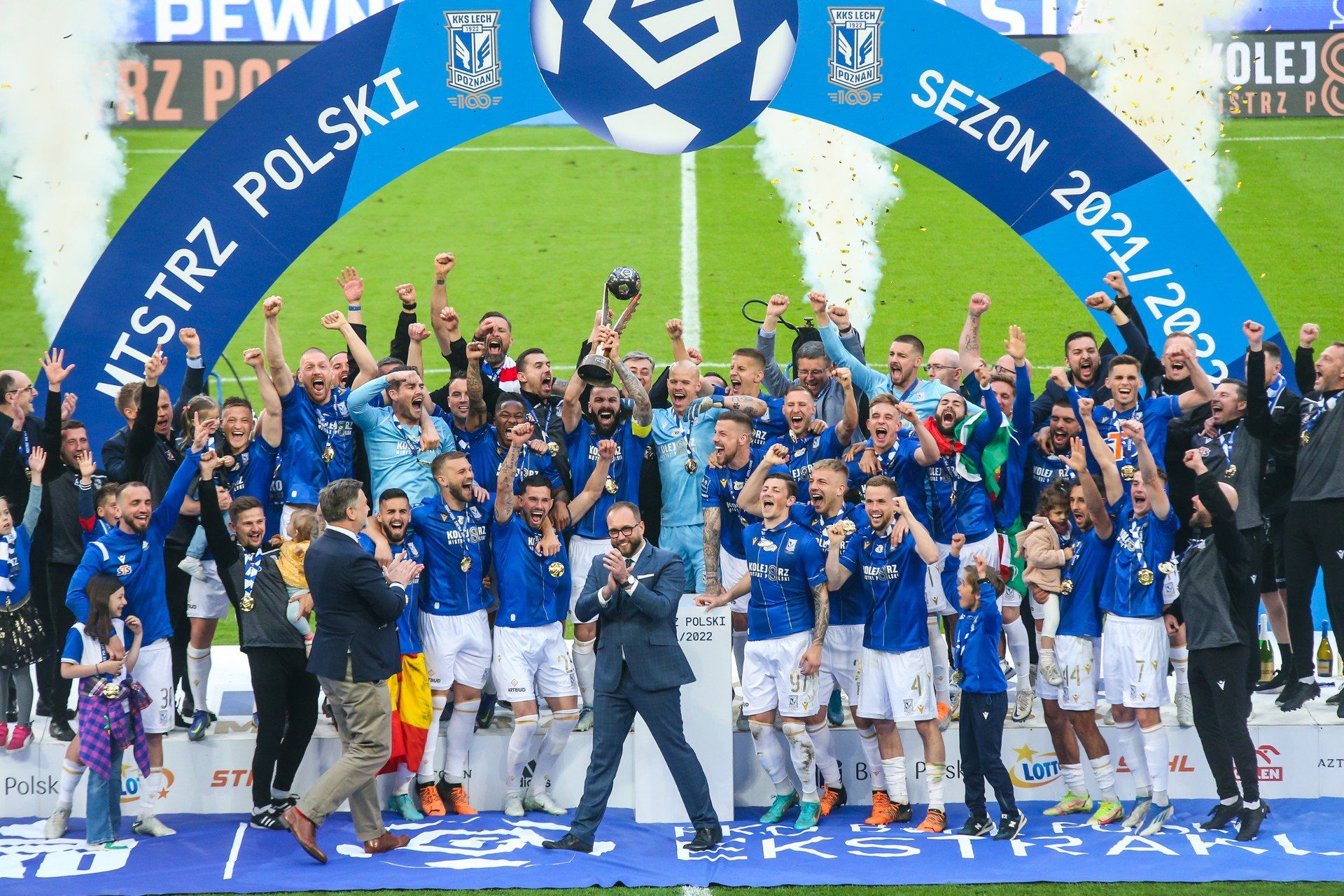 LECH POZNAN - ZAGLEBIE LUBIN , MISTRZOSTWO POLSKI , MISTRZ POLSKI
