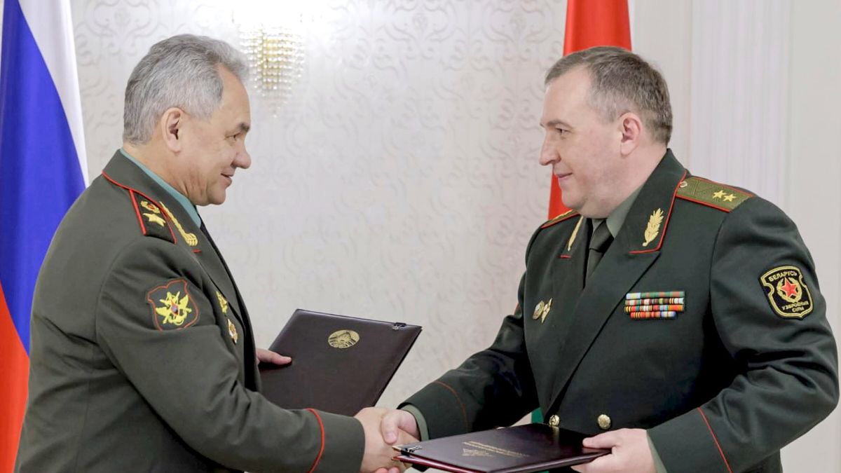 Siergiej Szojgu i Wiktor Krenin podpisali umowę ws. rozmieszczenia taktycznej broni jądrowej na Białorusi