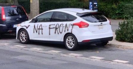 Incydent we Wrocławiu. Zdjęcia auta obiegły sieć. Policja komentuje