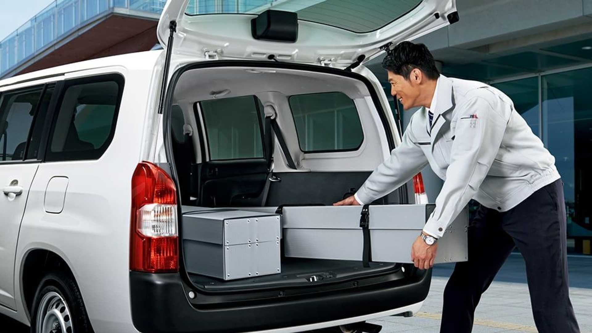 Toyota Probox (2022)