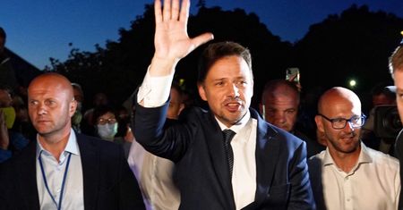 Wybory 2020. Rafał Trzaskowski boi się tylko żony, a nie prezesa