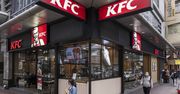 Pół roku jedli za darmo w KFC przez błąd aplikacji. Teraz studenci trafią za kratki
