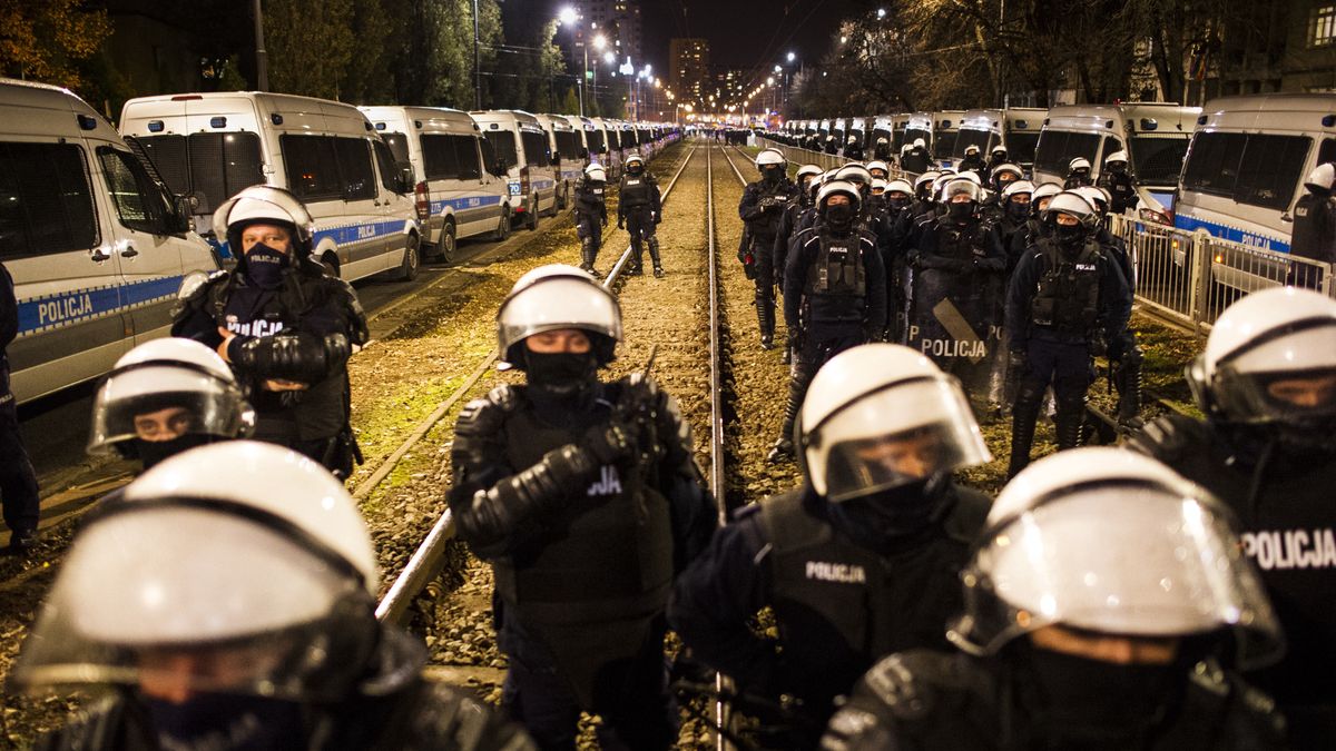 Policja podczas protestów w Warszawie