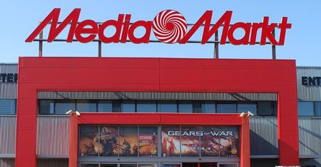 Zwracają 500 zł za zakup smartfona w Media Markt. Co trzeba zrobić?