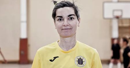 Suzi i jej drużyna, czyli niemęska gra Chrząszczyków