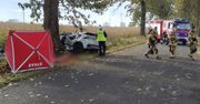 Płośnica: Zjechał z drogi i uderzył bokiem w drzewo. 34-latek nie żyje