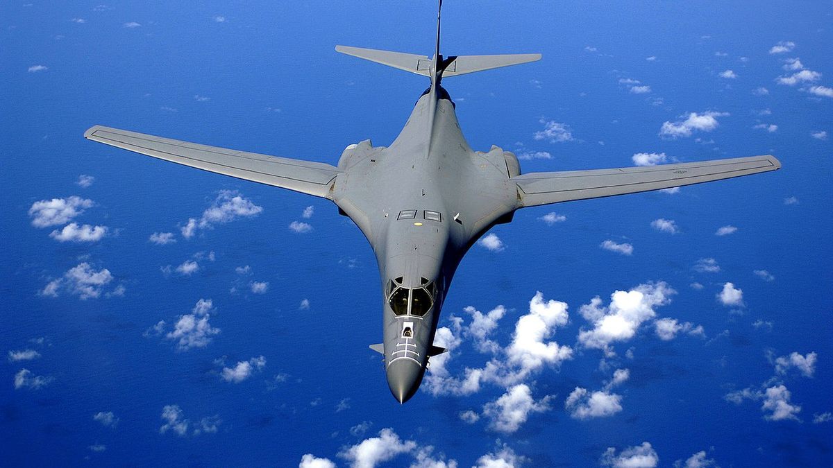 B-1B Lancer miał niższą prędkość maksymalną od B-1A, ale szybciej latał na niskich pułapach