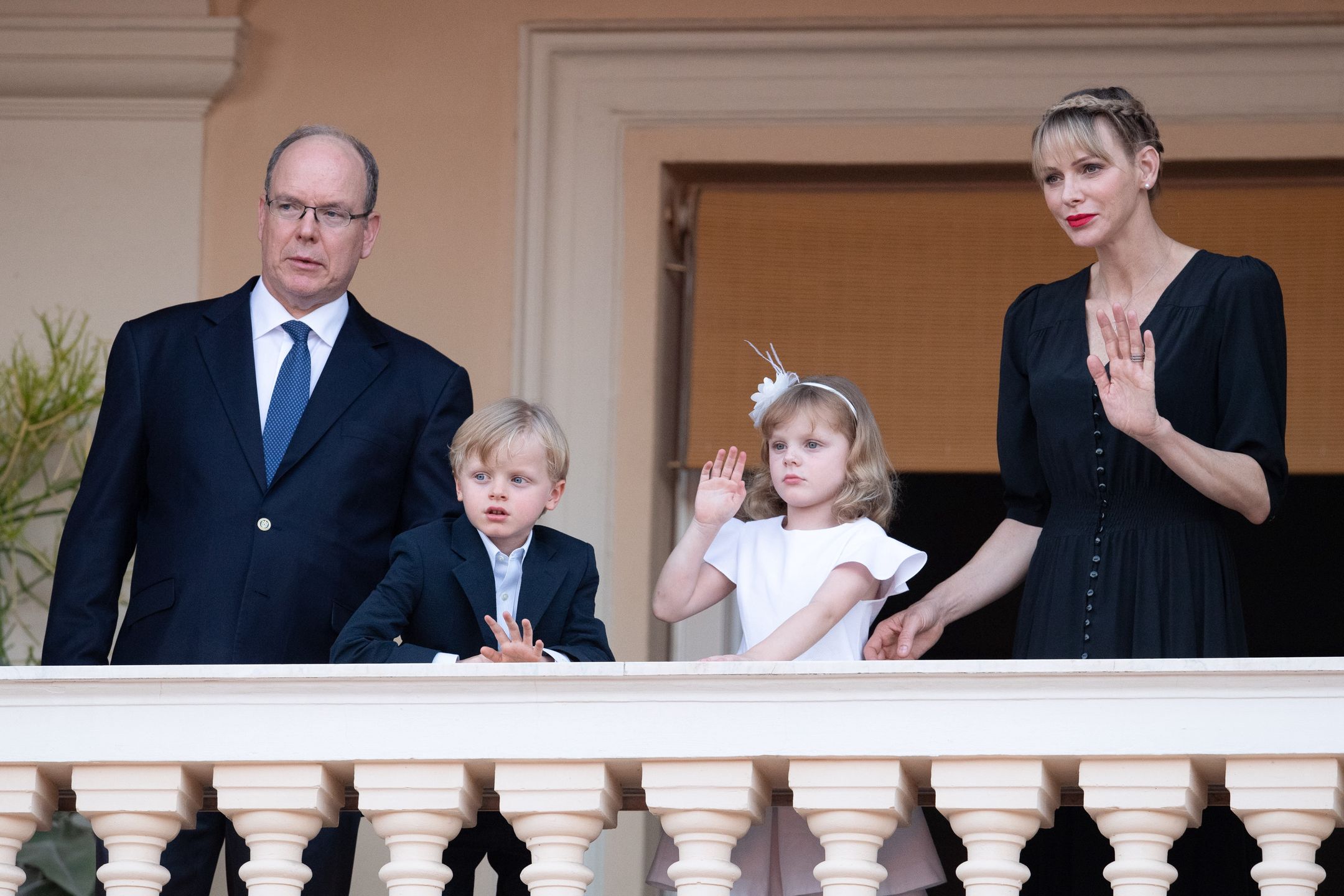 Księżna Charlene pokazała nowe zdjęcie z mężem i dziećmi