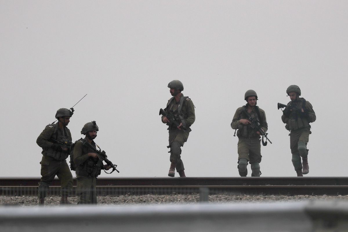 Izraelscy wojskowi przy granicy