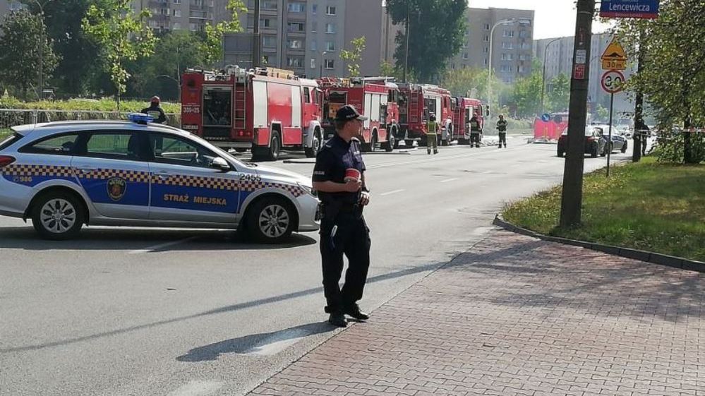 Teren w pobliżu wypadku został zabezpieczony. Wstrzymano też ruch na ul. Wrocławskiej.