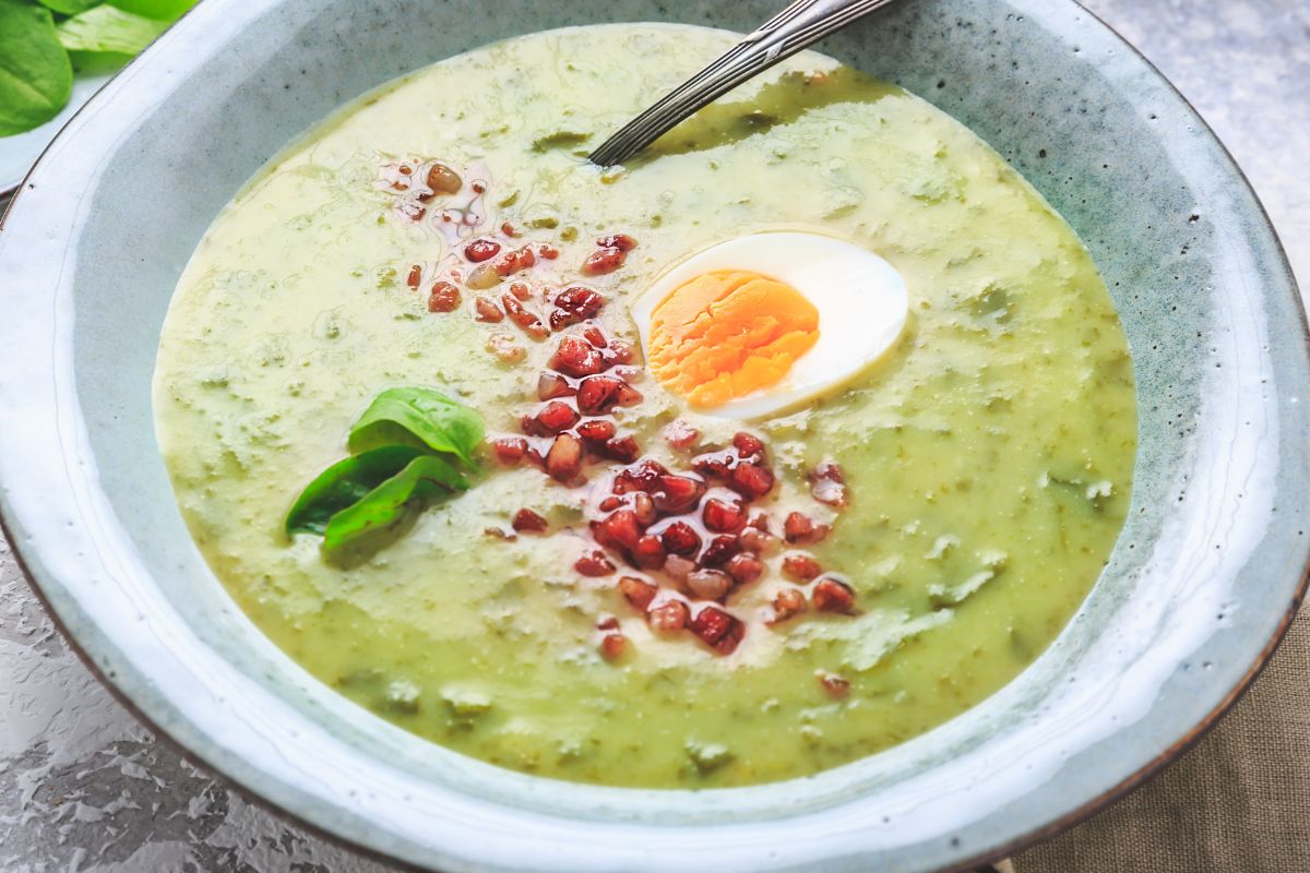 Podaj szczawiówkę jak z restauracji. Rodzina będzie zachwycona chrupiącym dodatkiem