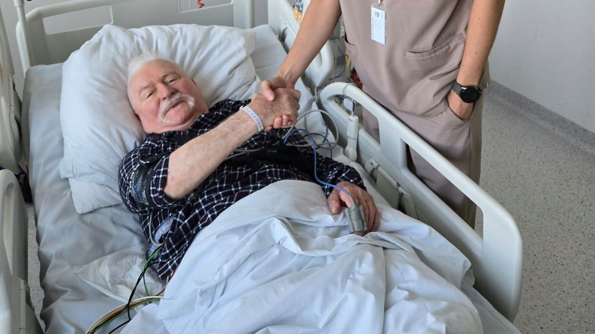 Lech Wałęsa po operacji nowotworu