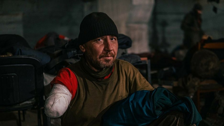 Wojna w Ukrainie - Mariupol pod rosyjsk? okupacj?
These images show wounded defenders and civilians at the Azovstal Plant in Mariupol, Ukraine. Soldiers from the country's Azov Regiment have been under siege in the plant for weeks - as they hold out in the last part of Mariupol not under Russian control.  In a post on the Telegram app calling for aid for the injured, Azov soldiers wrote: "The whole civilized world must see the conditions in which the wounded, crippled defenders of Mariupol are and act! In complete unsanitary conditions, with open wounds bandaged with non-sterile remnants of bandages, without the necessary medication and even food. We call on the UN and the Red Cross to show their humanity and reaffirm the basic principles on which you were created by rescuing wounded people who are no longer combatants."  They also demanded the immediate evacuation of wounded servicemen to Ukrainian-controlled territories, where they will be assisted and provided with proper care.  Where: Mariupol, Donetsk Oblast, Ukraine When: 11 May 2022 Credit: Azov Regiment/Cover Images  **EDITORIAL USE ONLY. MATERIALS ONLY TO BE USED IN CONJUNCTION WITH EDITORIAL STORY. THE USE OF THESE MATERIALS FOR ADVERTISING, MARKETING OR ANY OTHER COMMERCIAL PURPOSE IS STRICTLY PROHIBITED. MATERIAL COPYRIGHT REMAINS WITH STATED SUPPLIER.**