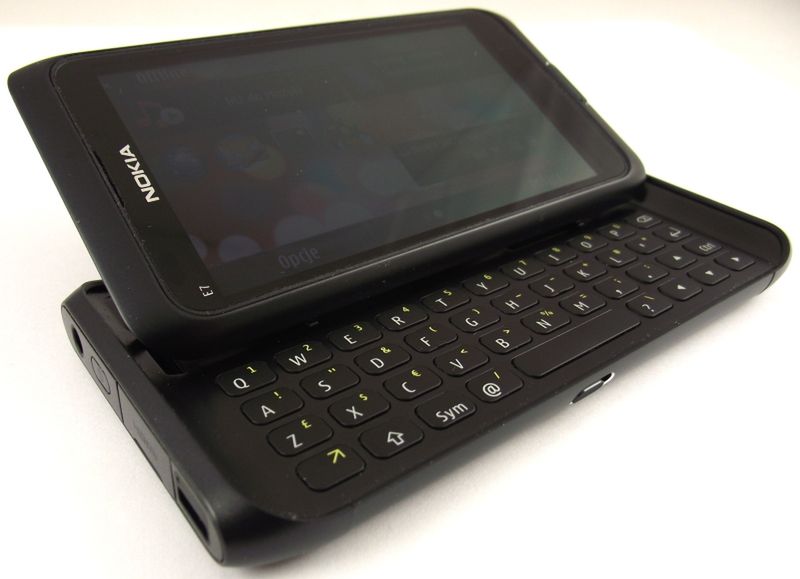 Nokia E7 - klawiatura qwerty
