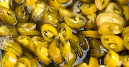 Myślisz, że to tylko ostry smak? Zobacz, jak ta mała papryczka oszukuje twój mózg