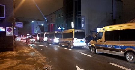 Nalot na imprezę. Sanepid policja i skarbówka