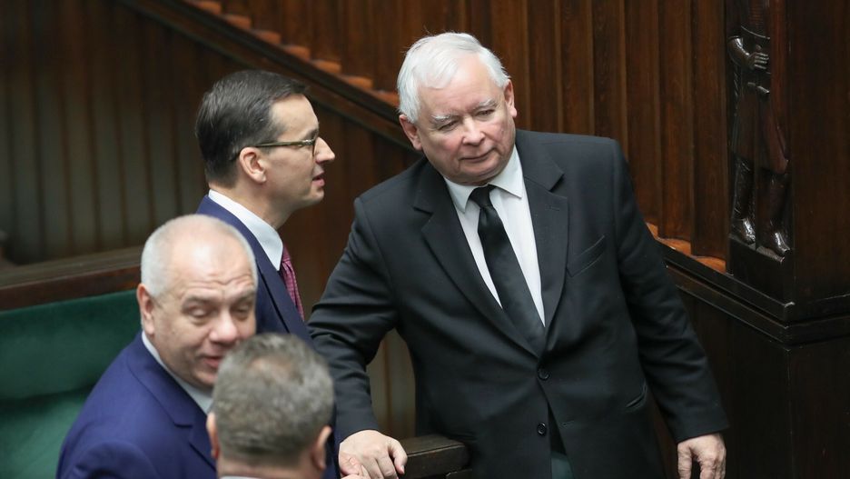 Nowy sondaż WP. Obóz PiS mówi: "wina Tuska". Polacy mają inne zdanie 