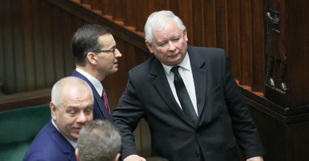 Nowy sondaż WP. Obóz PiS mówi: "wina Tuska". Polacy mają inne zdanie