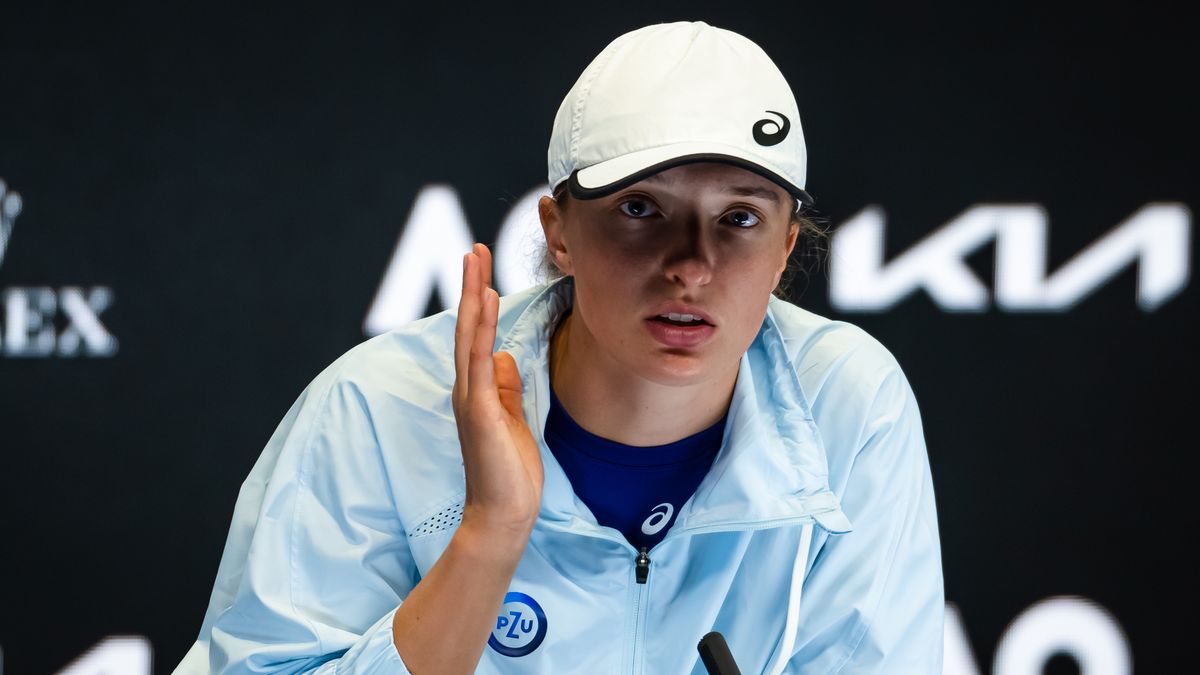 MELBOURNE, AUSTRALIA - JANUARY 22: Iga Swiatek of Poland talks to the media after losing to Elena Rybakina of Kazakhstan in her fourth round match on Day 7 of the 2023 Australian Open at Melbourne Park on January 22, 2023 in Melbourne, Australia (Photo by Robert Prange/Getty Images)