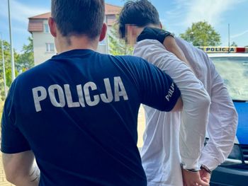 Chałupy: Narkotyki, pieniądze i klucz hotelowy w porzuconym aucie
