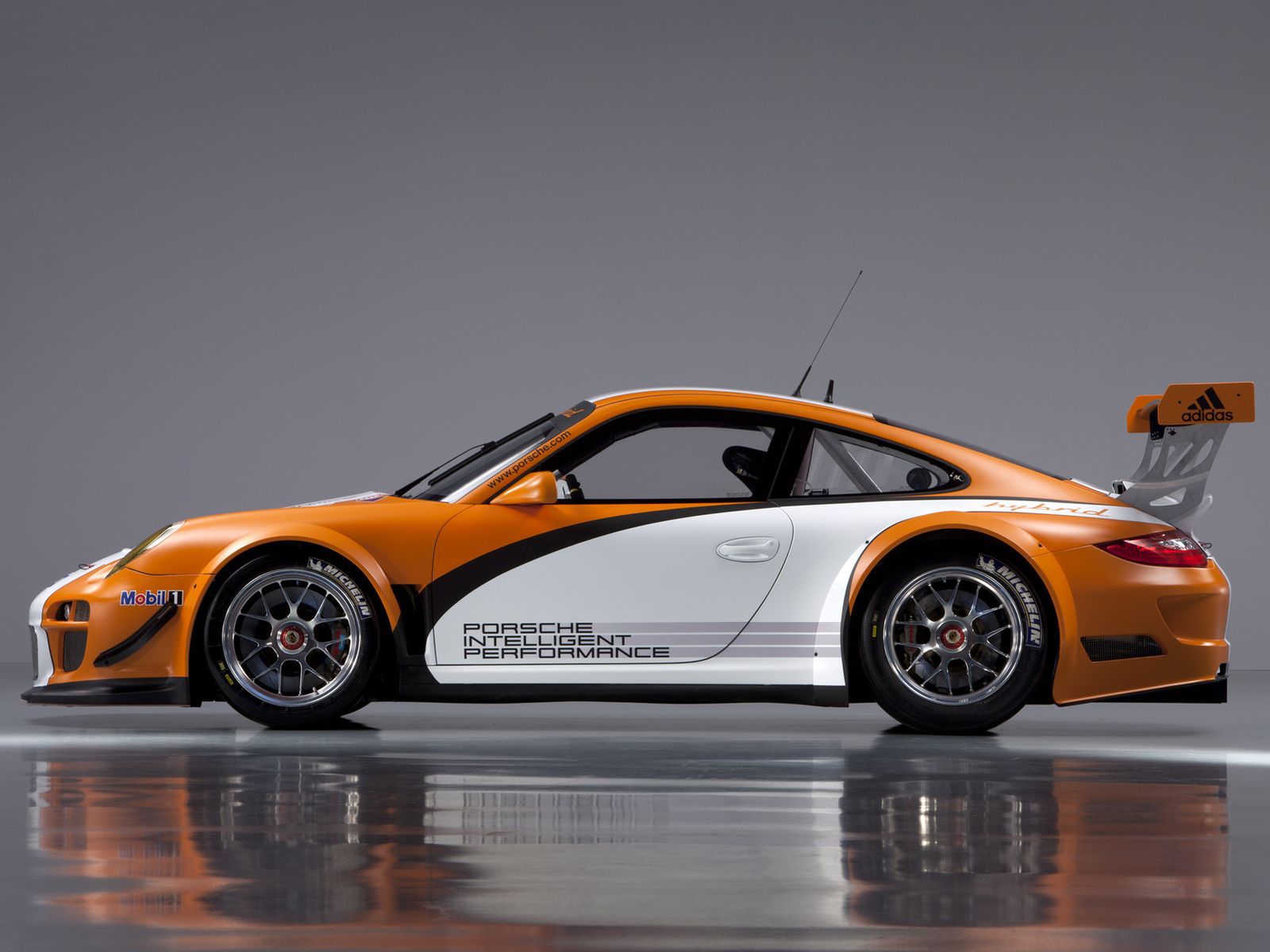Porsche 911 GT3 R Hybrid 2.0 fot.5