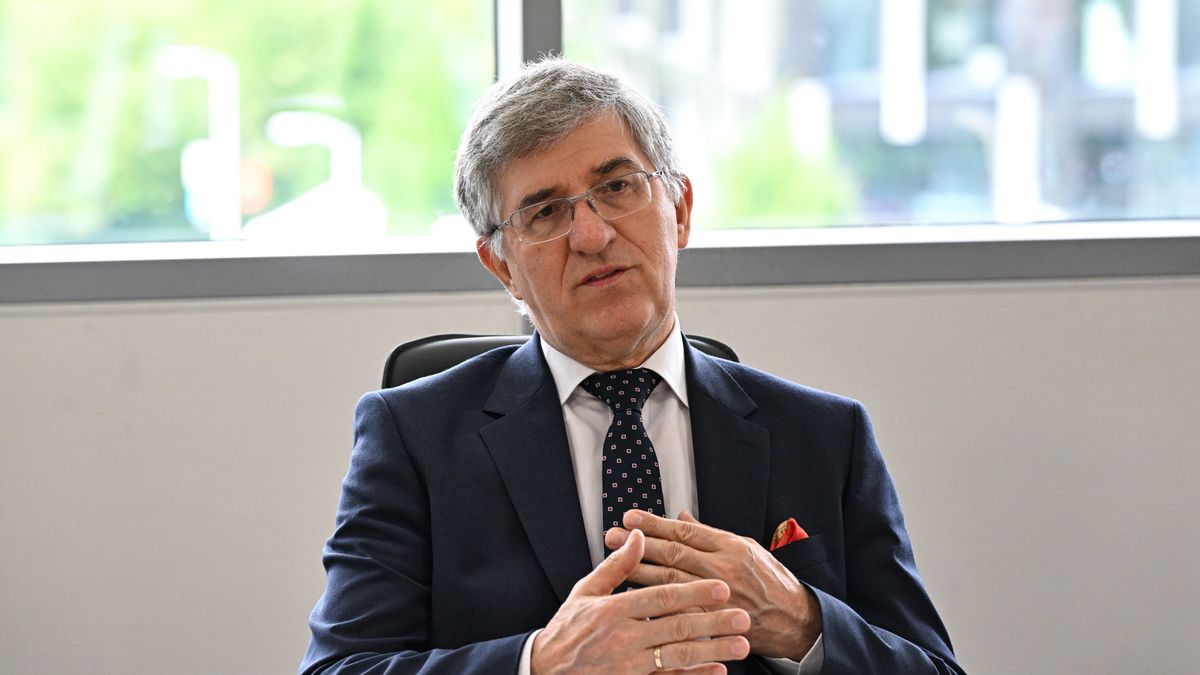 Zbigniew Derdziuk
Warszawa, 16.07.2025. Prezes Zak�adu Zbigniew Derdziuk podczas podpisania porozumienia o wsp�pracy pomi�dzy Polsk� Agencj� Prasow� a Zak�adem Ubezpiecze� Spo�ecznych, 16 bm. w Warszawie. Porozumienie przewiduje szkolenia, warsztaty i webinary dla pracownik�w i dziennikarzy PAP z zakresu ubezpiecze� spo�ecznych, a tak�e organizacj� punkt�w informacyjno-konsultacyjnych. (mr) PAP/Radek Pietruszka ***Do tego materia�u zdj�ciowego dost�pna jest r�wnie� depesza w systemie CSI, pt.: PAP podpisa�a porozumienie o wsp�pracy z ZUS w zakresie szkole� i porad***
Radek Pietruszka
pap, polska agencja prasowa, porozumienie, wsp�praca, wsp�pracy, Zak�ad Ubezpiecze� Spo�ecznych, zus