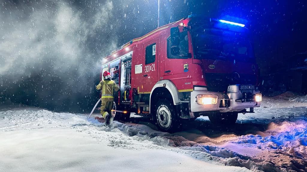 Wypadek na przejściu dla pieszych w Katowicach, strażacy potrącili dziecko