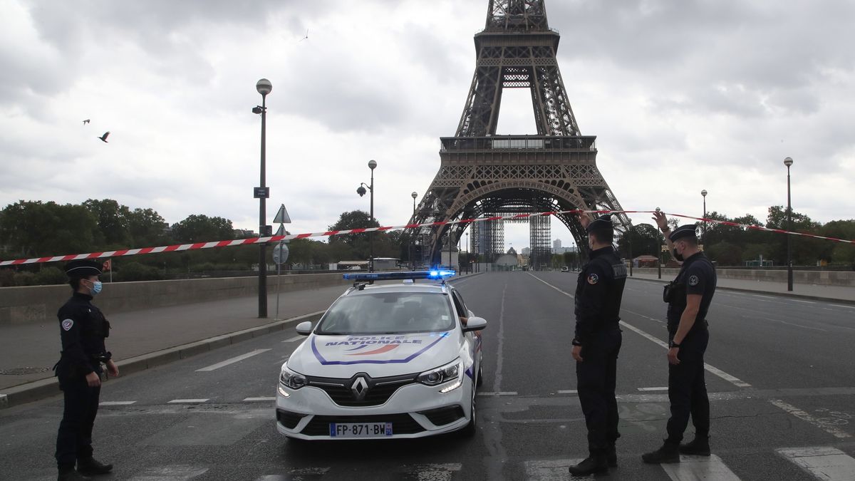 Paryż. Ewakuacja wieży Eiffla