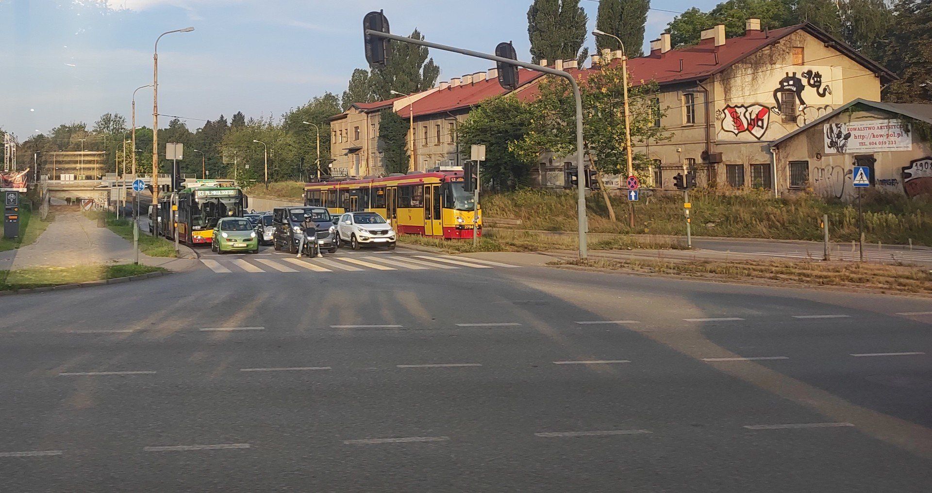 Już przed 7 na alei Włókniarzy były spore korki