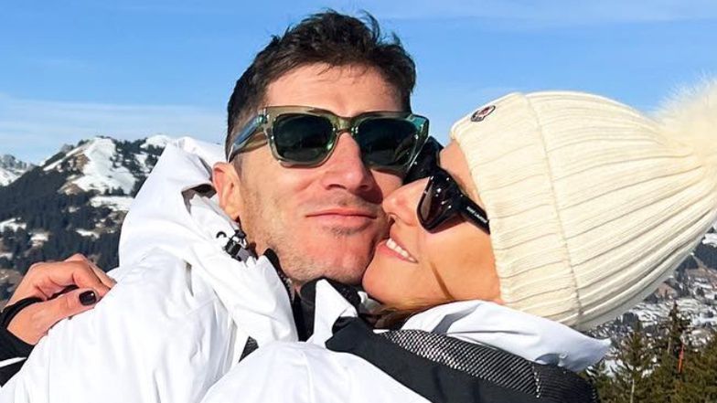 Robert Lewandowski w końcu się zrelaksował i dziękuje żonie za romantyczny wypad na narty (FOTO)