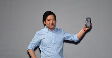 Szef Xiaomi przyłapany z iPhone'em. Szybko usunął wpis i próbował zataić sprawę