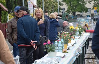 Mała ulica, wielkie serca. To były już ósme imieniny ulicy 10 Maja w Głogowie. Zdjęcia